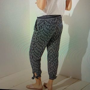 Loft Leafed Tie Cuff Pants Size 10